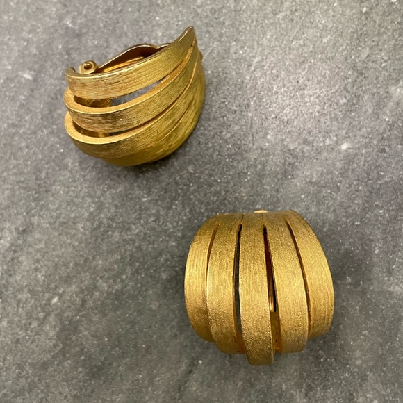 Vintage Erwin Pearl Matte Gold Clip On Statement Earrings - Picture 11 of 12